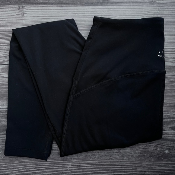 Beyond Yoga Leggings Buttery Soft High Waisted Black Size Medium - Picture 1 of 8
